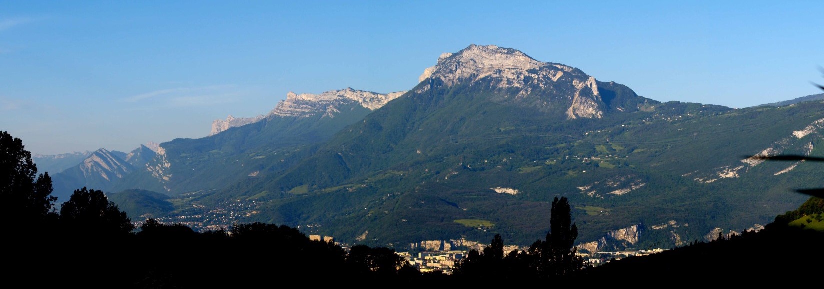Vue de la maison sur la vallée de Grenoble et le Vercors